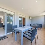 Starry Sky Luxury Apartment 4